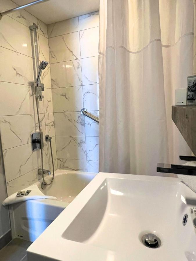 Hotel Far Hills Val-Morin Екстер'єр фото